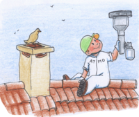 Atmo assis sur un toit mesure la pollution de l'air grace à un capteur